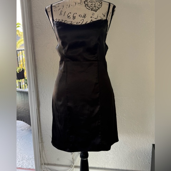 2Bella Chic Black Satin Mini Dress - Picture 7 of 11